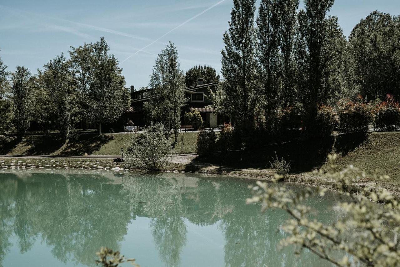 Basciano L'Anfora Country Club B&B 외부 사진
